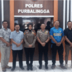 Pengurus Cabang Persaudaraan Setia Hati Terate (PSHT) Kabupaten Purbalingga bersama Kapolres Purbalingga AKBP Anita Indah Setyaningrumdan Wakapolres Purbalingga Kompol Agus Amjat Purnomo usai beraudensi