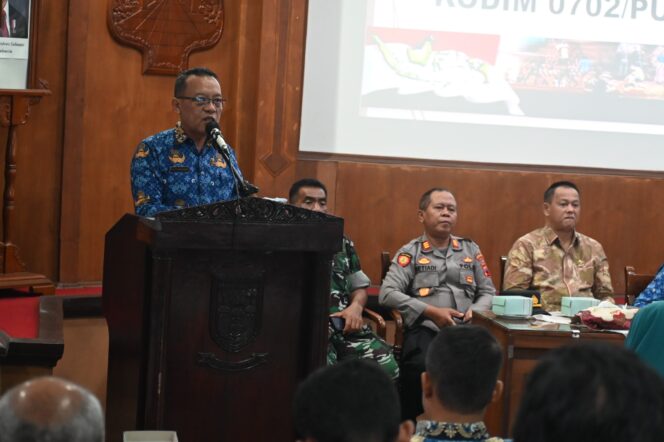 
					Rakornis TMMD Reguler ke-128 Tahun 2026 di OR Graha Adiguna, Kamis 17 April 2026
