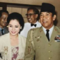 Rekam sejarah mencatat pemimpin pertama Republik Indonesia ini meminang sembilan perempuan sebagai pendamping hidupnya pada rentang waktu berbeda.