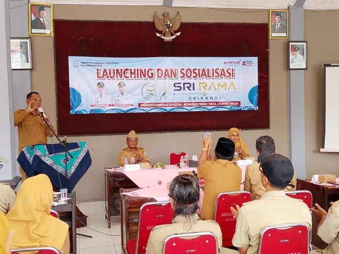 
 Asisten 1 Sekda Purbalingga saat peluncuran Sri Rama Srikandi, di Pendapa kecamatan setempat