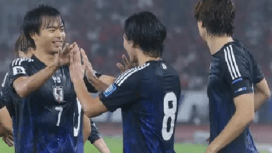 


Pelatih Hajime Moriyasu menerapkan strategi kontras untuk kesebelasan Jepang dengan mengandalkan formasi tiga bek tangguh