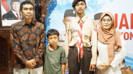 Aimar Nashif Din Faizi bersama kedua orangtuanya