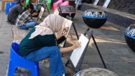 Wongso Art menggelar Pasar Lukis Purbalingga di GOR Goentoer Darjono untuk memantik kreativitas dan bakat seni generasi muda.